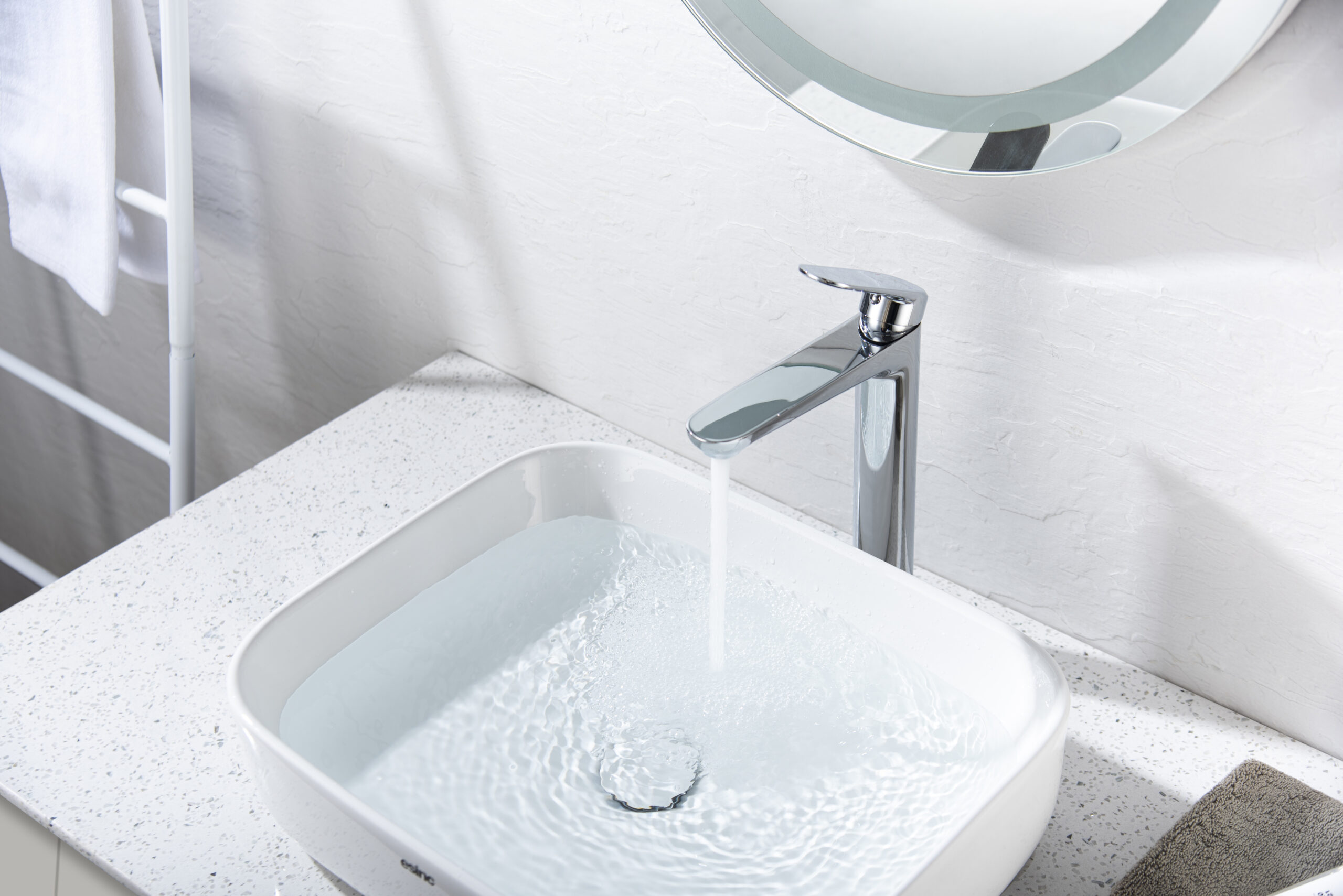 thiết bị vệ sinh chính hãng