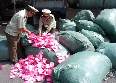 Một lô hàng giả từ Trung Quốc bị cơ quan pháp luật thu giữ