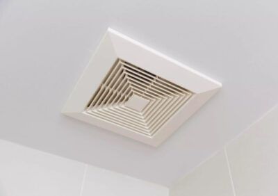 Quat Thong Gio Nha Ve Sinh